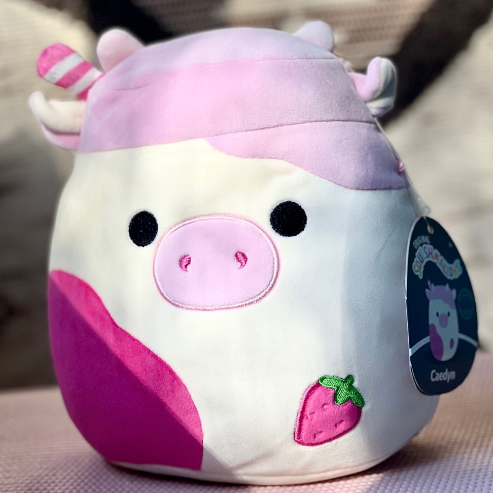 Caeydyn  NEW 8” The Strawberry Scented Cow